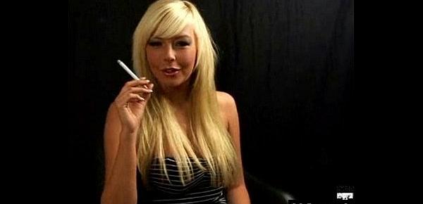  Hot Vagina Kinky Smoking Milf Pounded